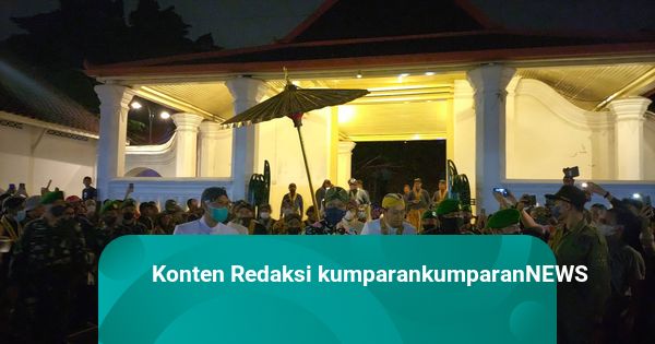 Orta asr xizmatkorining erotik rasmi